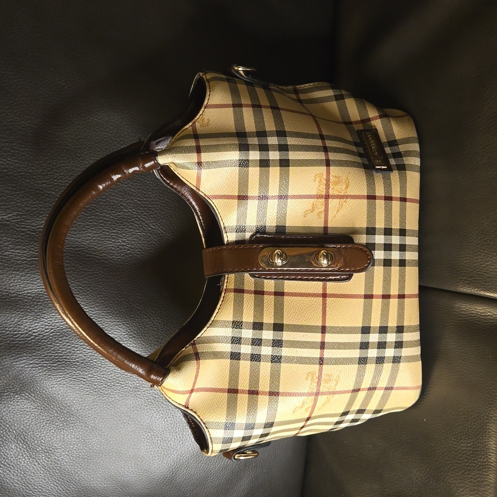 ⚡️Sale⚡️Vintage Burberry Handbag - EUC